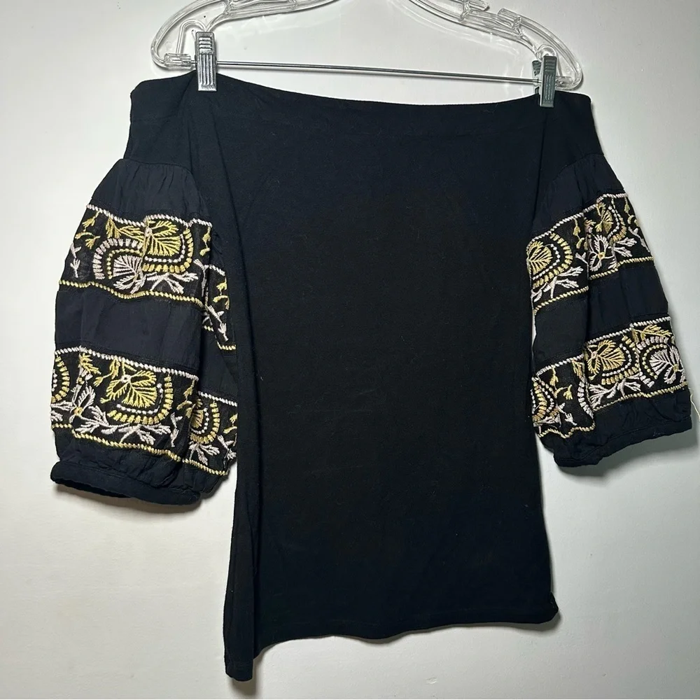 Free People Black Off Shoulder Blouse Gold Embroidery Puff Sleeves Size Small